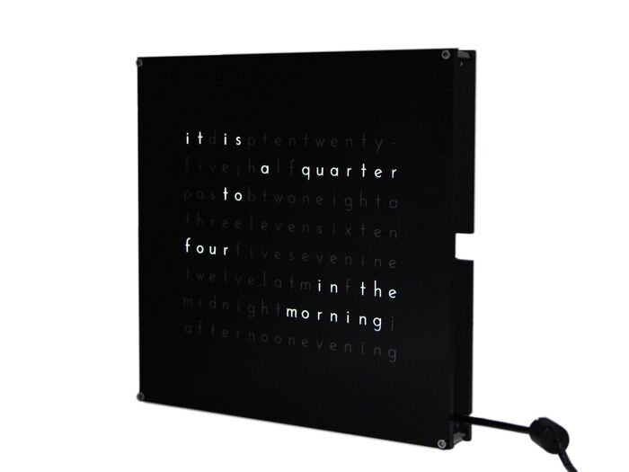 Clock THREEjr (with black faceplate)