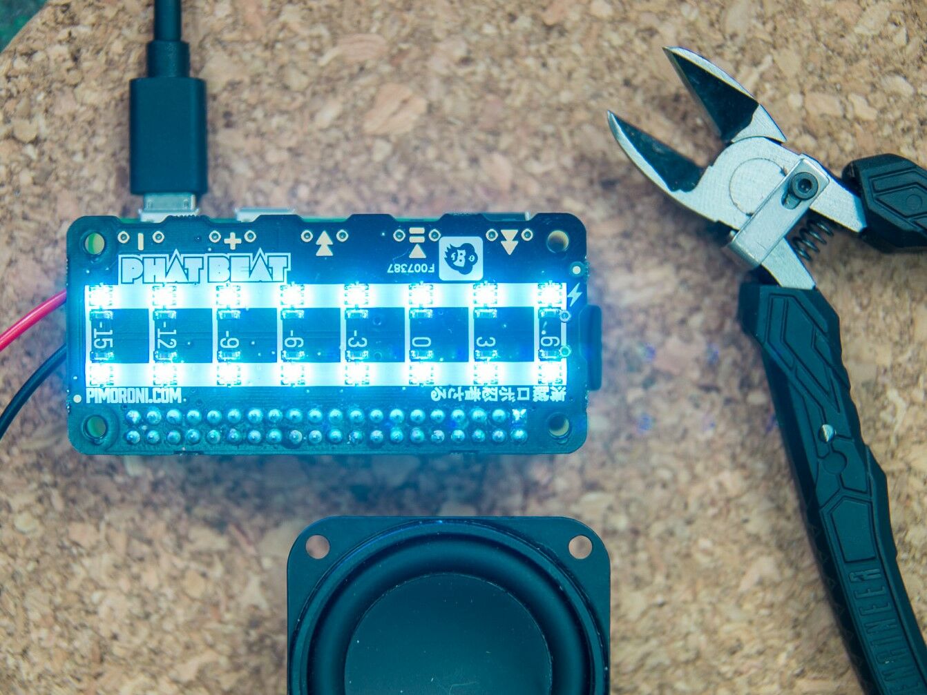 Pimoroni pHAT BEAT: stereo audio,16 RGB LEDs,6 buttons