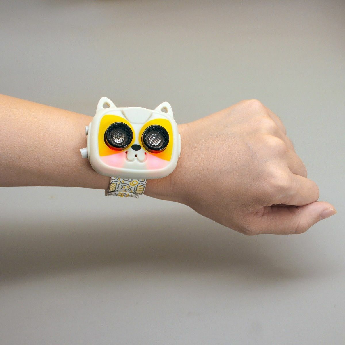 Keepa - Social Distance Habit Trainer / Social Distancing Wristband for Children, Bulit-in ultrasonic sensor, 3 Alert Modes, Switchable Alert Distance